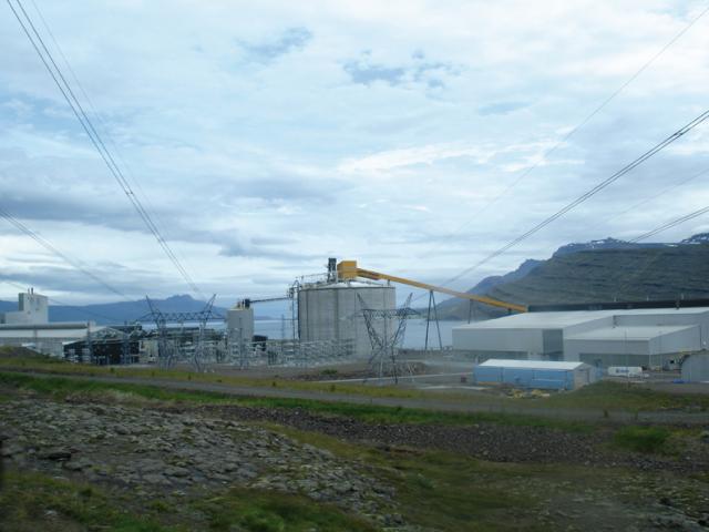 Alcoa Fjarðaal aluminium smelter, Reyðarfjörður. Photo: Julia Martin, 2014.